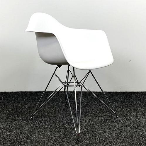 Design Kuipstoel Wit, Huis en Inrichting, Stoelen, Gebruikt, Ophalen of Verzenden