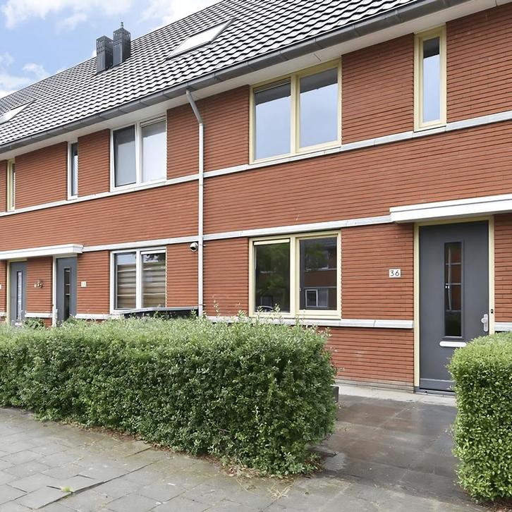 huis in Den-haag gevonden voor €2850,- pm, Huizen en Kamers, Garages en Parkeerplaatsen