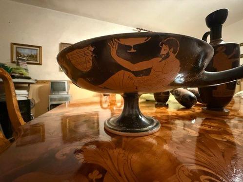 Repliek van een Oud-Griekse Terracotta Kylix - 40 cm, Antiek en Kunst, Antiek | Overige Antiek