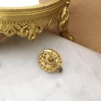 Antiek gouden broche van een mutsenbel, Sieraden, Tassen en Uiterlijk, Broches, Ophalen of Verzenden, Gebruikt, Overige kleuren