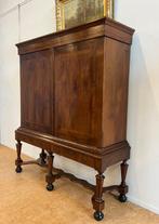 Kast op een standaard - Kruispootkabinet, Dutch barok, Antiek en Kunst