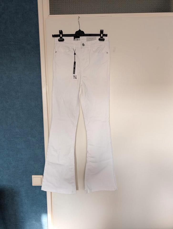 Noisy May Sallie jeans – nieuw – wit – W28/L30 &amp; W26/L32, Kleding | Dames, Broeken en Pantalons, Wit, Nieuw, Ophalen of Verzenden