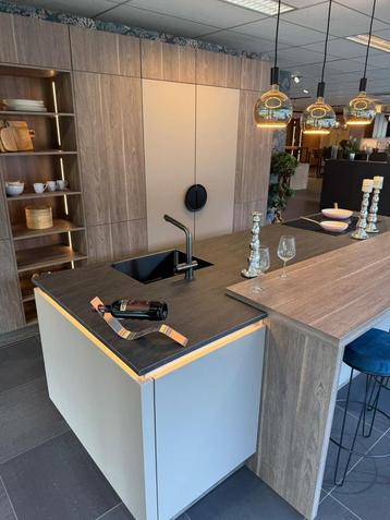 Nolte Showroom keuken – NEO Lava / Eiken Grafiet – Compleet beschikbaar voor biedingen