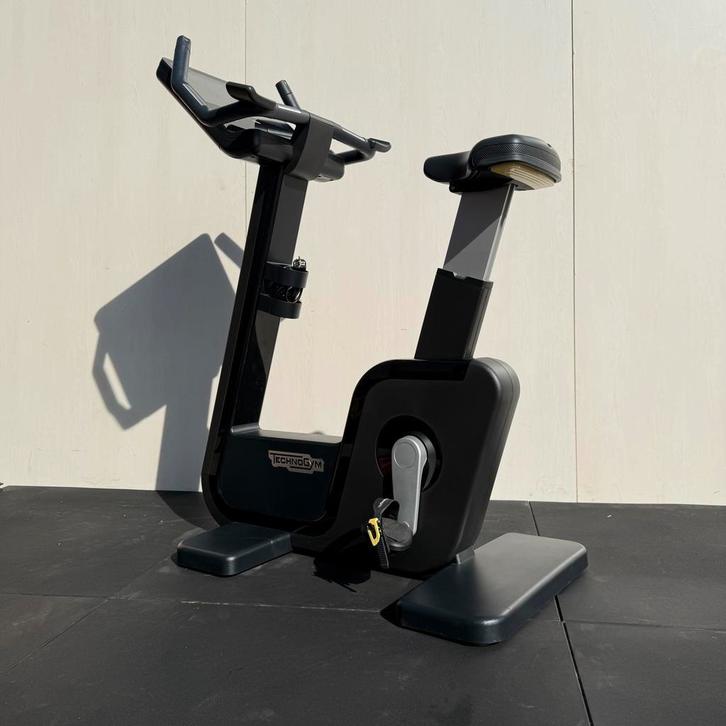 Hometrainer Technogym Artis Bike Unity 3.0, Sport en Fitness, Fitnessapparatuur, Hometrainer, Zo goed als nieuw, Metaal, Benen