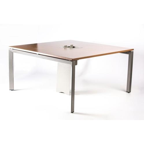 Steelcase Frame One Tafel Vergadertafel 140x140 gebruikt, Zakelijke goederen, Kantoor en Winkelinrichting | Kantoormeubilair en Inrichting