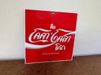 Coca Cola. Logo van Thailand. 1988 Ande Rooney. -, Antiek en Kunst