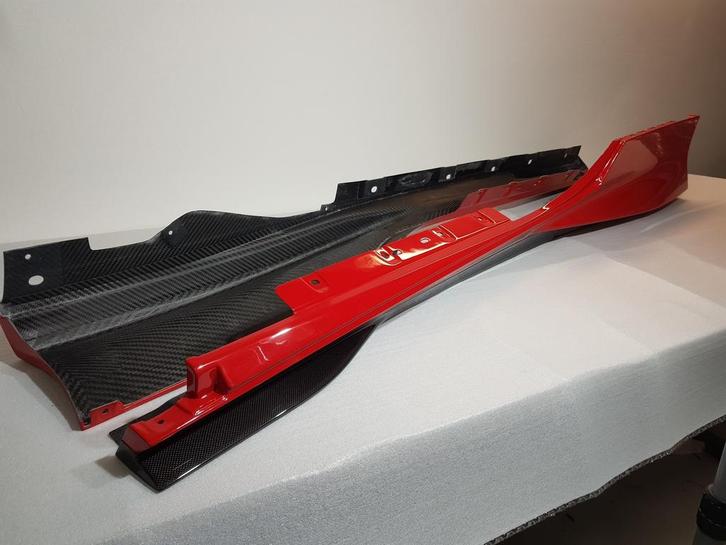 Ferrari F8 Tributo carbon sideskirts, Auto diversen, Tuning en Styling, Verzenden