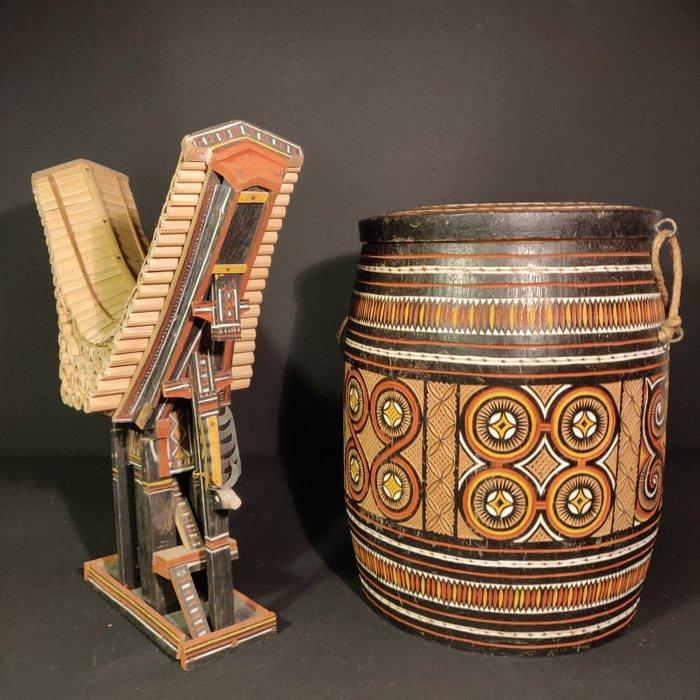Bak - Toraja - Indonesië - Toraja-huis en vaartuig. (Zonder, Antiek en Kunst, Kunst | Niet-Westerse kunst