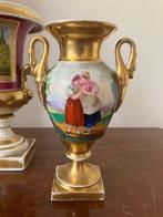 Vaas (2) - Porselein - Epoque Empire Vieux Paris