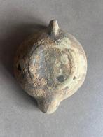 Oud-Romeins Terracotta Olielamp - 11 cm - Lamp man met, Antiek en Kunst