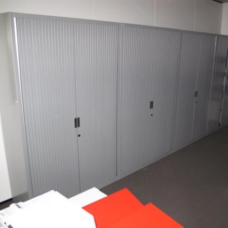 (MDK-101661) Assenburg roldeurkast 195 cm hoog kleur zilv..., Huis en Inrichting, Kasten | Roldeurkasten en Archiefkasten, Gebruikt