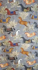 300x280cm! Origineel Arabisch weefsel met paarden in galop -