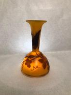 Emile Gallé - Pot - Meerlagen, zuurbehandeld