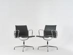 Vitra - Charles Eames - Stoel (2) - EA108 - Leder, Antiek en Kunst, Kunst | Designobjecten