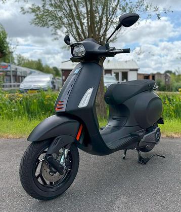 Vespa Sprint S 45k/u Elettrica Matzwart 2025 beschikbaar voor biedingen