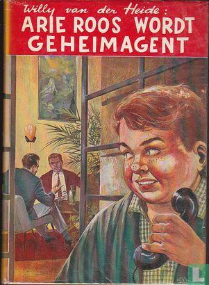 Hout, Willem H.M. van den - Arie Roos wordt geheim agent..., Boeken, Avontuur en Actie, Zo goed als nieuw, Verzenden