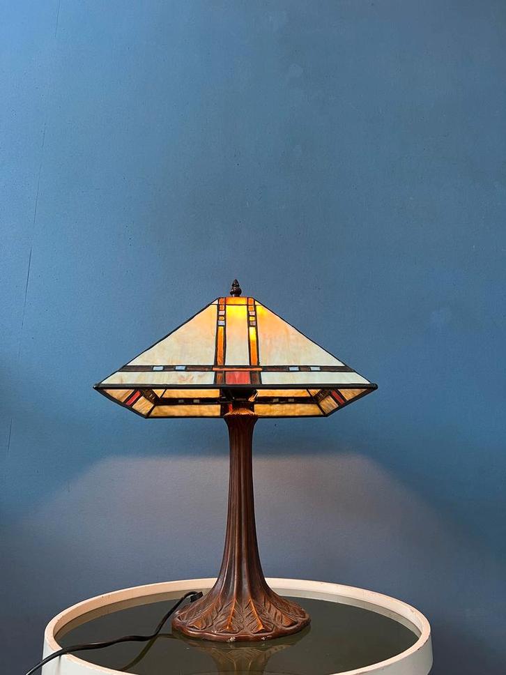 Colourful Tiffany Stained Glass Table Lamp Art Deco Style, Huis en Inrichting, Lampen | Tafellampen, Ophalen of Verzenden
