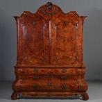 Antieke kast / Hollands Rococo wortelnoten kabinet  met open