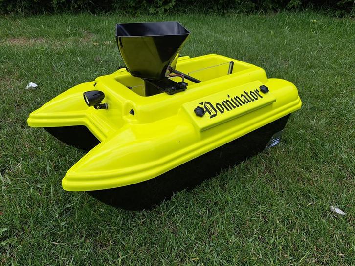 voerboot dominator baitboats heropening, Watersport en Boten, Hengelsport | Karpervissen, Nieuw