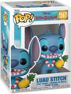 Funko Pop! - Lilo & Stitch - Luau Stitch #1567 | Funko -, Verzamelen, Poppetjes en Figuurtjes, Verzenden, Nieuw