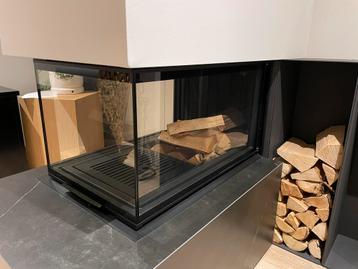 Hout gestookte inbouwhaard met liftdeur beschikbaar voor biedingen