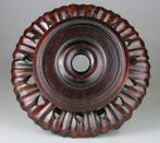 Sculpted Base Stand - Lotus - Tulpenboomhout - China - 19e