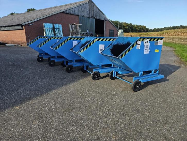 Kiepbak kantelbak spanenbak heftruck 400 liter, Zakelijke goederen, Machines en Bouw | Heftrucks en Intern transport, Voorzetapparatuur
