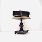 Bijzettafel - Achthoekige houten bijzettafel op sokkel met