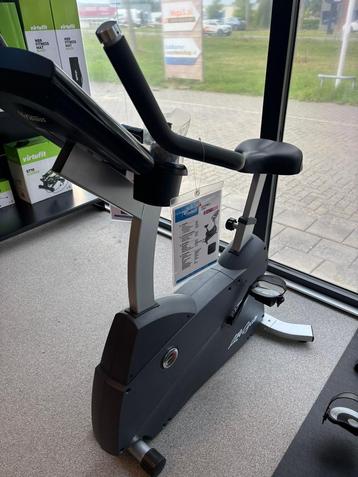 Life Fitness C3 Hometrainer - VAN €2195,- NAAR €1749,- beschikbaar voor biedingen