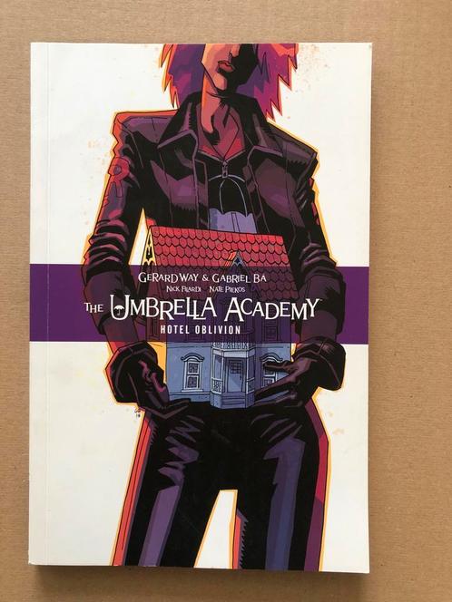 The Umbrella Academy Volume 3 - Hotel Oblivion - NIEUW, Verzamelen, Stripfiguren, Boek of Spel, Zo goed als nieuw, Superheld, Ophalen of Verzenden