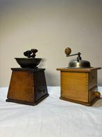 Koffiemolen - Antieke Kofiemolen Set met Houten Basis en, Antiek en Kunst