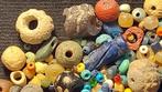 Oud Egyptisch naar Romeins Glas meer dan 100 antieke kralen, Sieraden, Tassen en Uiterlijk, Antieke sieraden