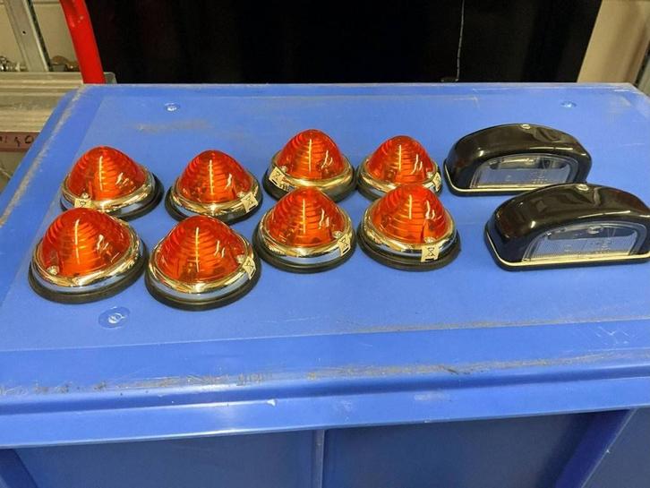 Veiling: Partij Toplampen en Kenteken verlichtingen voor Tru, Auto diversen, Aanhangers en Bagagewagens, Zo goed als nieuw, Ophalen