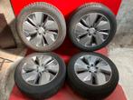 Winterbanden Hyundai Kona 215/55R17 Vredestein, Auto-onderdelen, Banden en Velgen, 17 inch, Personenwagen, Gebruikt