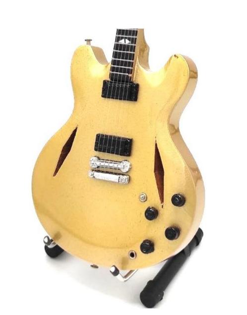 Miniatuur Gibson DG ES-335 gitaar met gratis standaard, Verzamelen, Muziek, Artiesten en Beroemdheden, Pop, Beeldje of Miniatuur