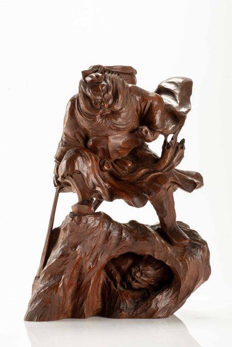 Hout - Een krachtig en groot boxwood-okimono dat Shoki, Antiek en Kunst, Antiek | Overige Antiek