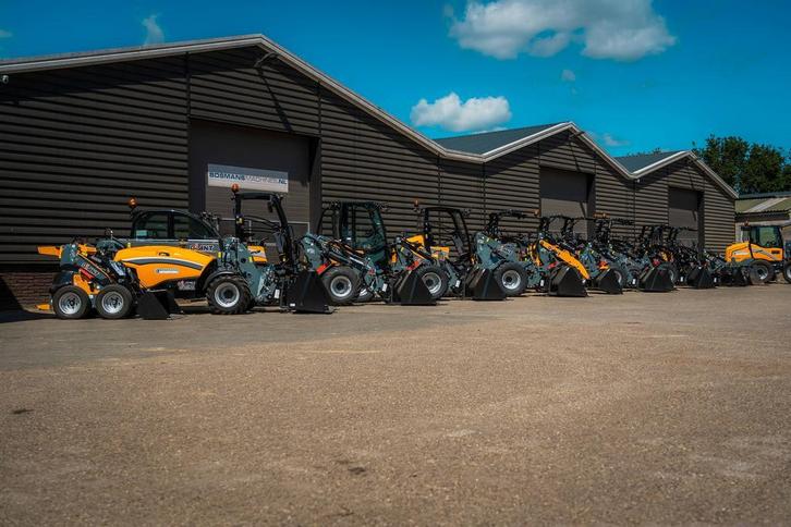 Giant minishovel / kniklader / shovel GROTE VOORRAAD !!, Zakelijke goederen, Machines en Bouw | Kranen en Graafmachines, Wiellader of Shovel