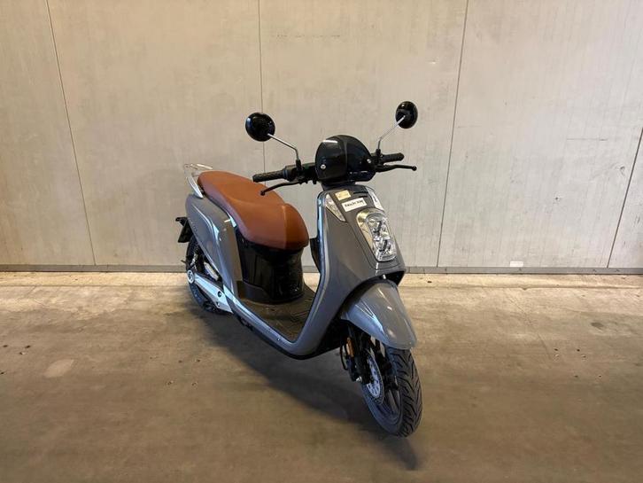 Online veiling: Nipponia, E-viball, Elektrische Scooter, Fietsen en Brommers, Brommeronderdelen | Scooters, Nieuw