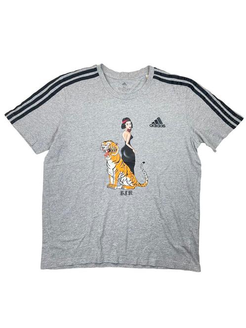Adidas T-Shirt (Tiger design, reworked) Maat M, Sieraden, Tassen en Uiterlijk, Overige Accessoires, Zo goed als nieuw, Ophalen of Verzenden