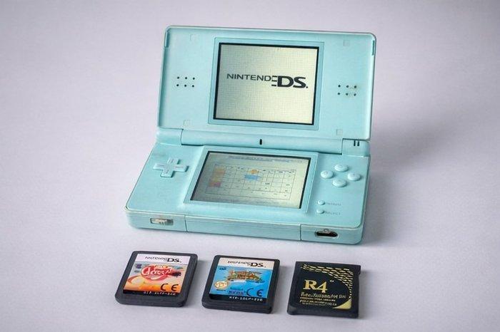 Nintendo - DS lite - Nintendo DS Lite – Ice Blue (Turquoise), Spelcomputers en Games, Spelcomputers | Overige Accessoires