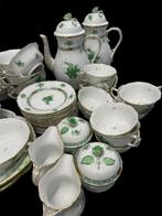 Herend - Tafelservies (82) - (Apponyi Vert) - Porselein -, Antiek en Kunst, Antiek | Meubels | Tafels