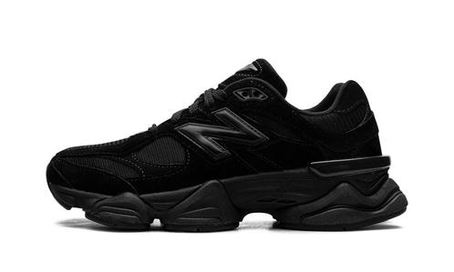 New balance 9060 Triple Black Patent - Maat 44.5 EU, Kleding | Heren, Schoenen, Ophalen of Verzenden
