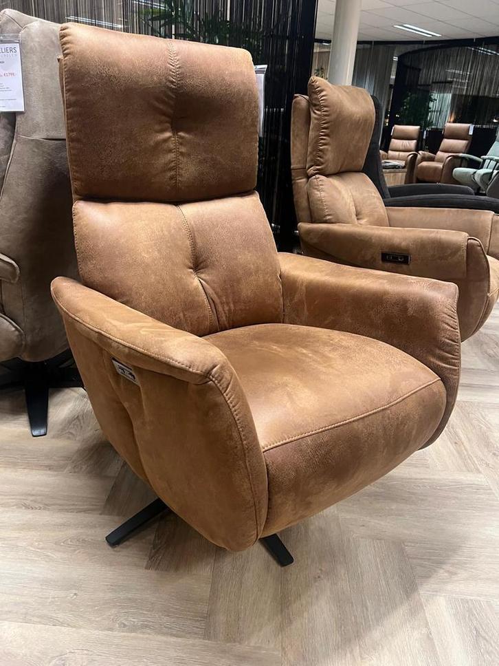 Nieuwe draai relaxstoel incl. 2 motoren en gratis accu, Huis en Inrichting, Stoelen, Nieuw, Ophalen