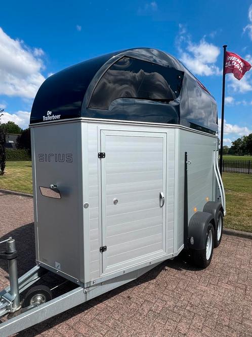 Nieuwstaat! vol-Alu Sirius 2-paards met zadelkamer uit 2024!, Dieren en Toebehoren, Paarden en Pony's | Trailers en Aanhangwagens