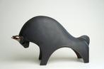 Urszula Despet - sculptuur, Large Black Bull - 18 cm -