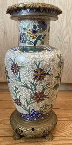 Vaas - Cloisonné ovaalvormige vaas versierd met bloemen,