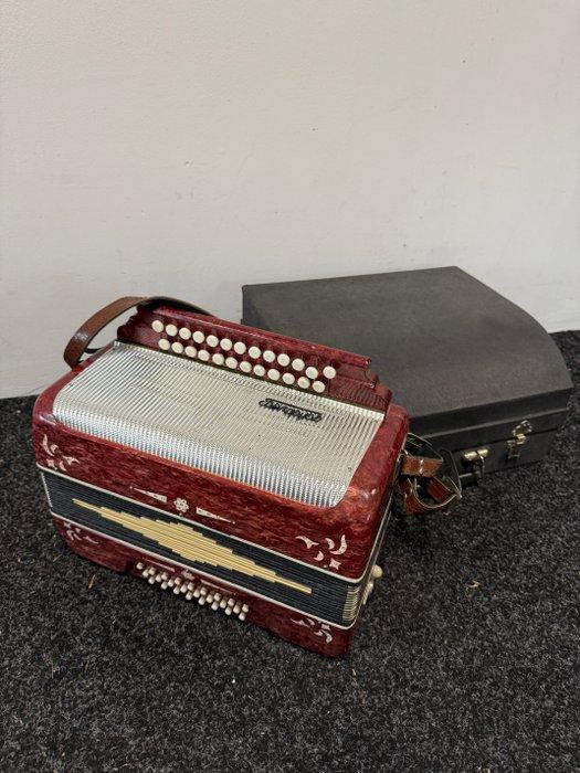 M - - Knopaccordeon -, Muziek en Instrumenten, Blaasinstrumenten | Blokfluiten