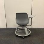 Steelcase Node ergonomische schoolstoel met schrijfbord,, Grijs, Gebruikt, Stof, Ophalen of Verzenden