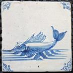 Tegel - Antieke Delftsblauwe tegel met vis. - 1650-1700, Antiek en Kunst