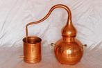 Copper alembic for the distillation of liquors and essential, Antiek en Kunst